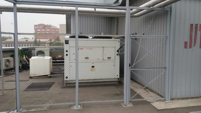 Льодова ковзанка "Мост Айс" (м. Дніпро)