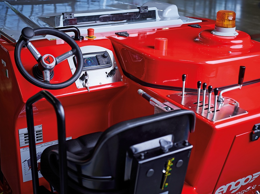 Engo IcePuma  ( для небольших катков площадью до 1 000 м²)